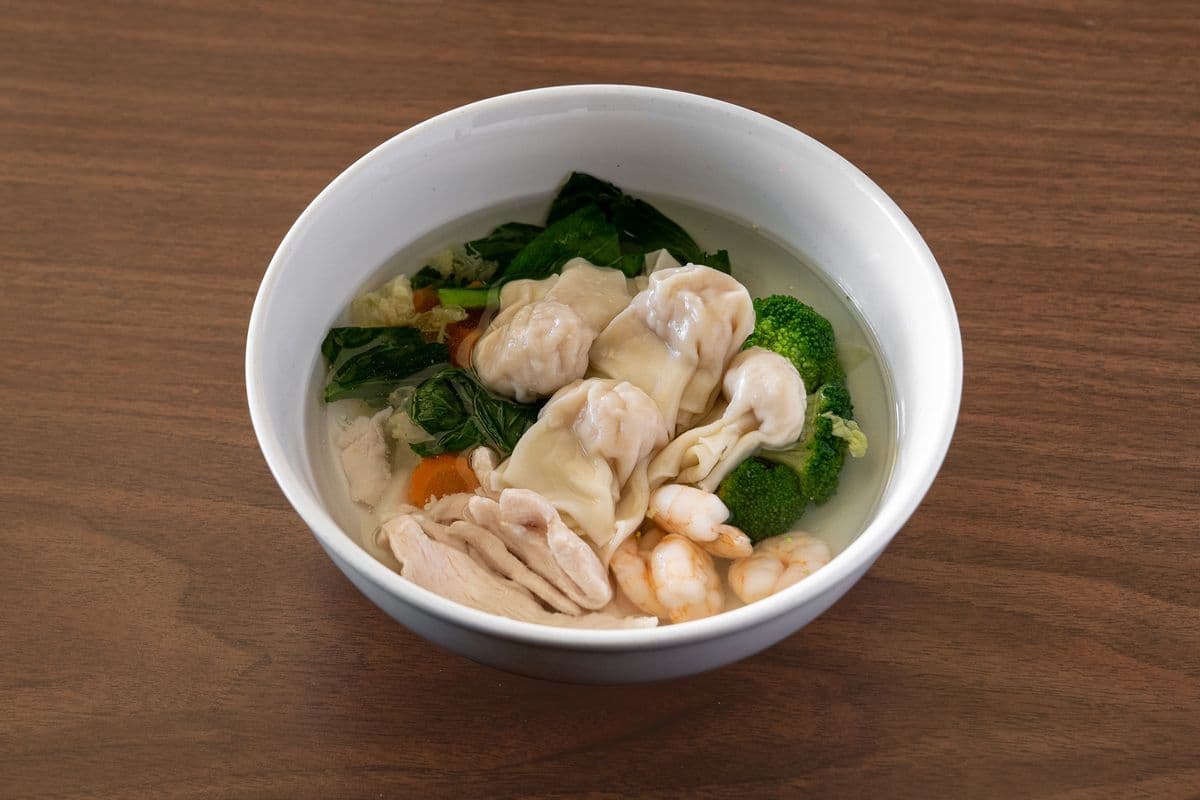 1. Soupe wonton / Wonton Soup