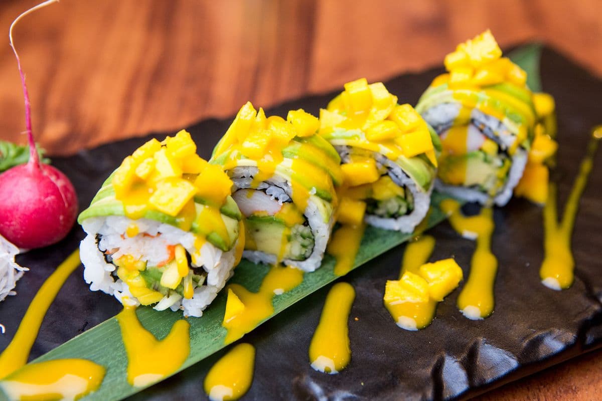 Mango Tango Roll (4 pcs) (A504)