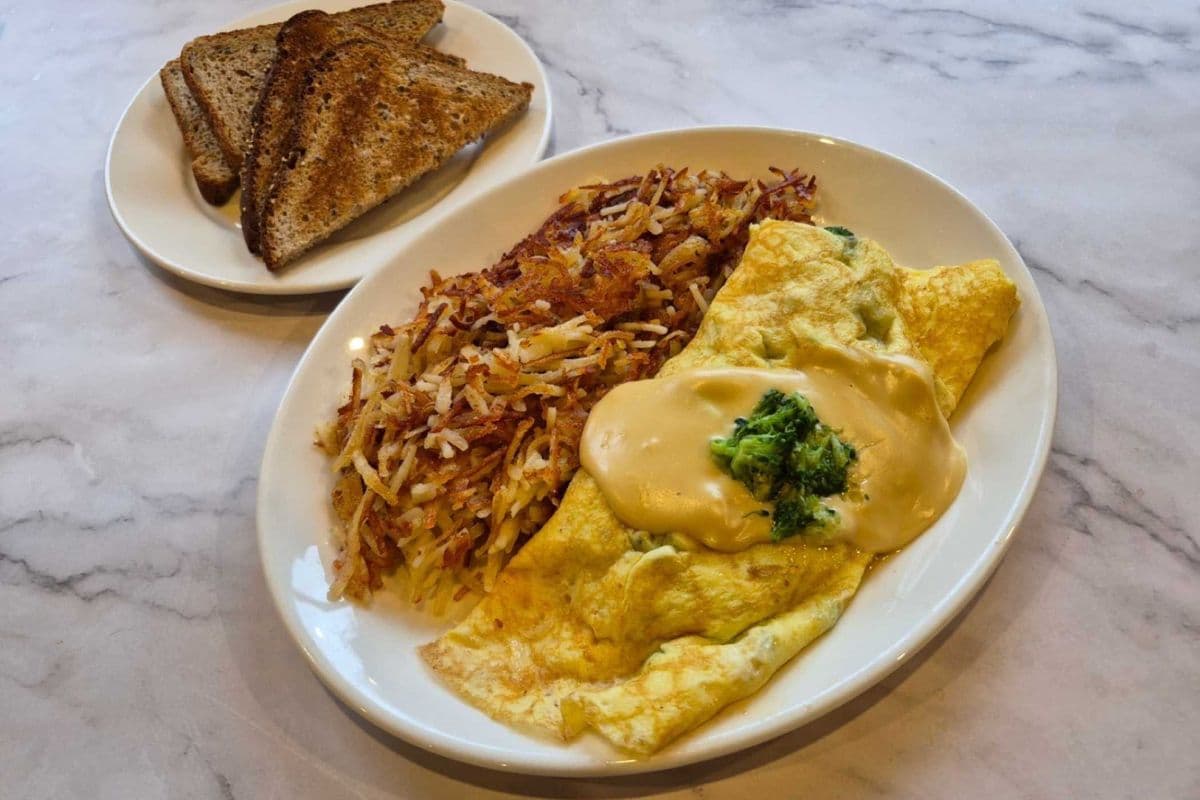 Broccoli & Cheddar Omelette