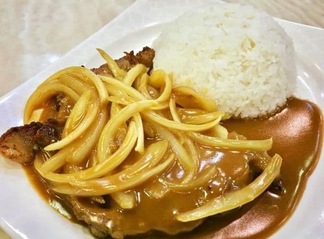 Pork Chops with Onion on Steamed Rice / 洋蔥豬扒飯