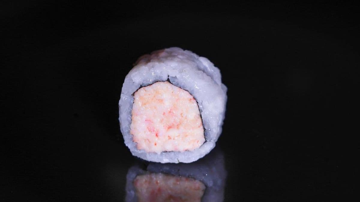 J11. Kani Roll (6 pcs)