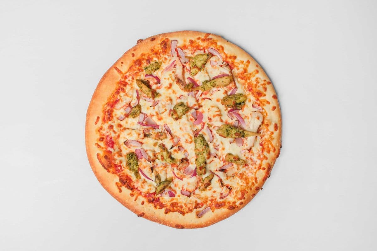 Large Pesto Chicken Pizza