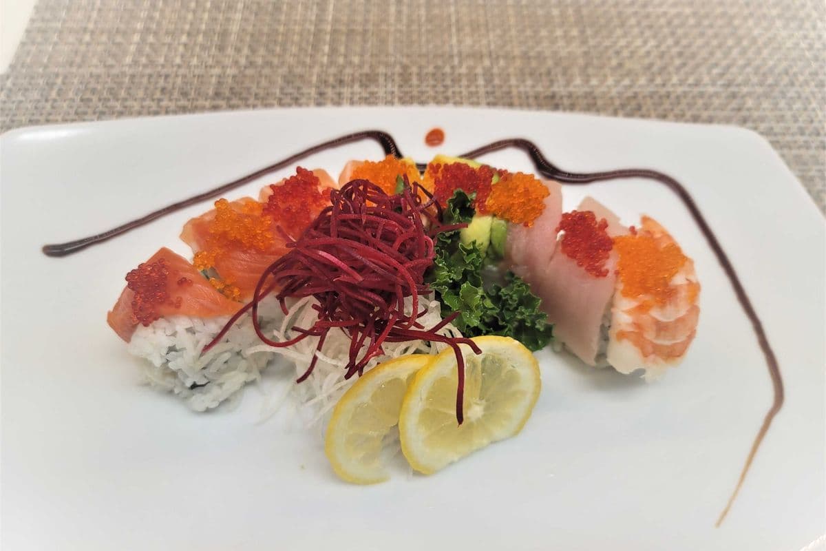 Rainbow Roll (8 pcs)