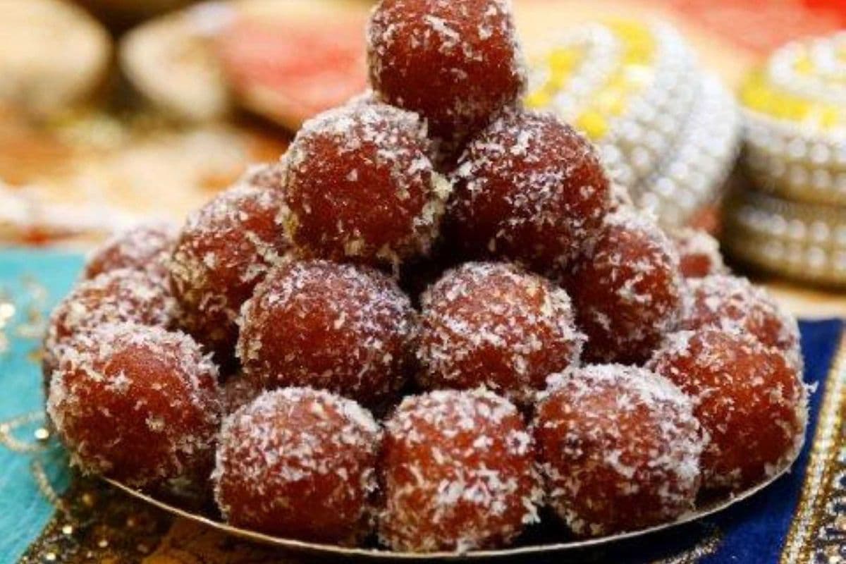 COCONUT GULAB JAMUN (10.99/LB)