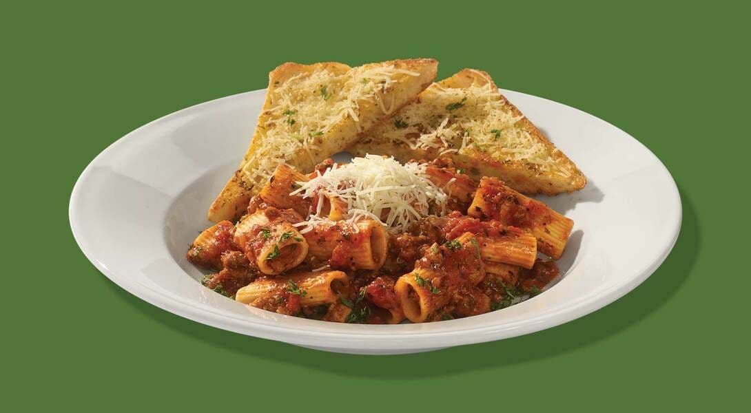 RIGATONI BOLOGNESE