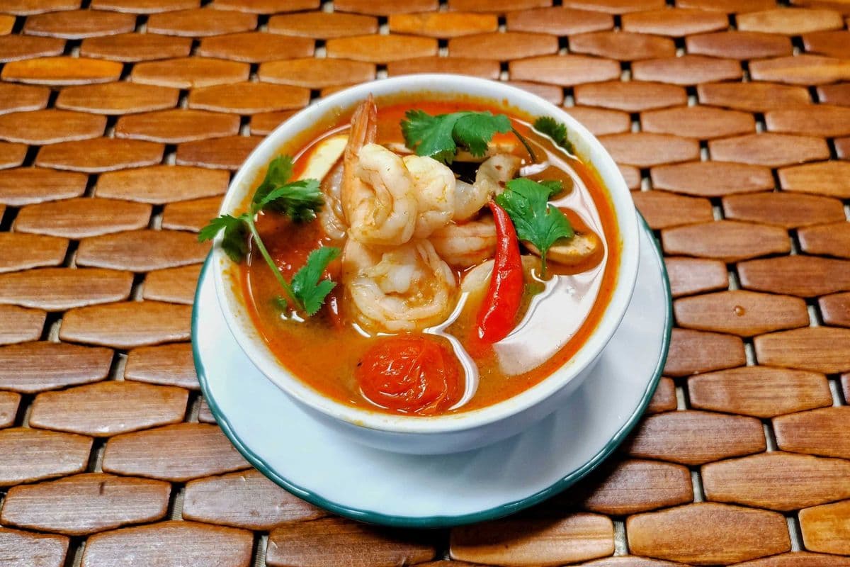 D10. Tom Yum ( Thai Hot & Sour Soup )