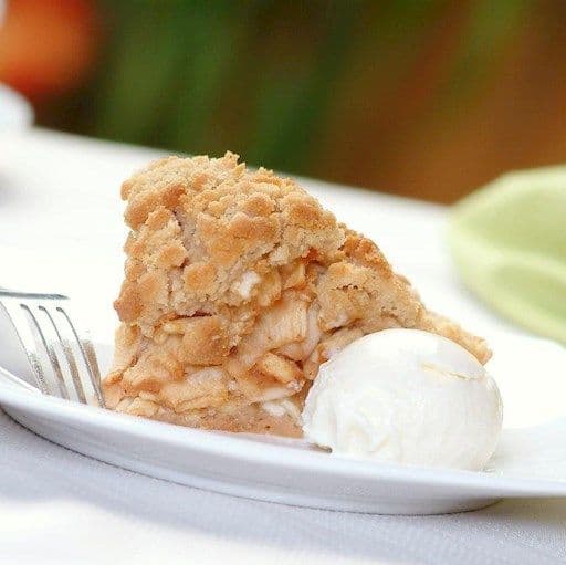 Tarte au croustade aux pommes / Apple Crumb Pie