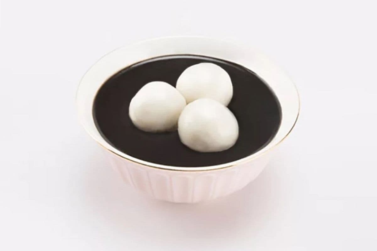 Blacksesame paste Soup with SesameBalls 黑芝麻糊加芝麻汤圆