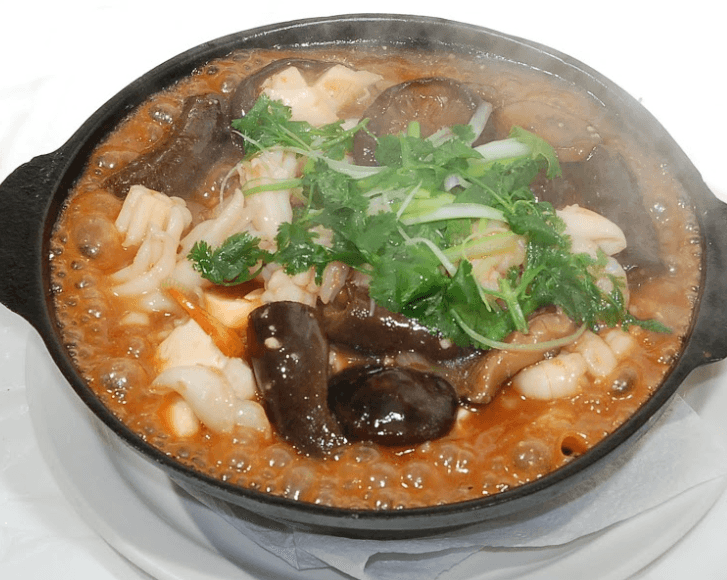 116. Seafood and Bean Curd in Hot Pot
