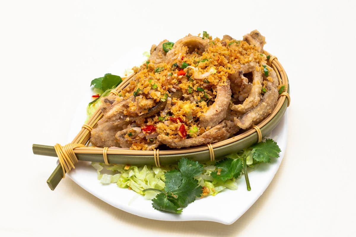 060. Hong Kong-Style Spicy Deep-Fried Boneless Yellow Fish