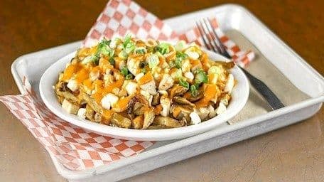 La Poulet buffalo poutine