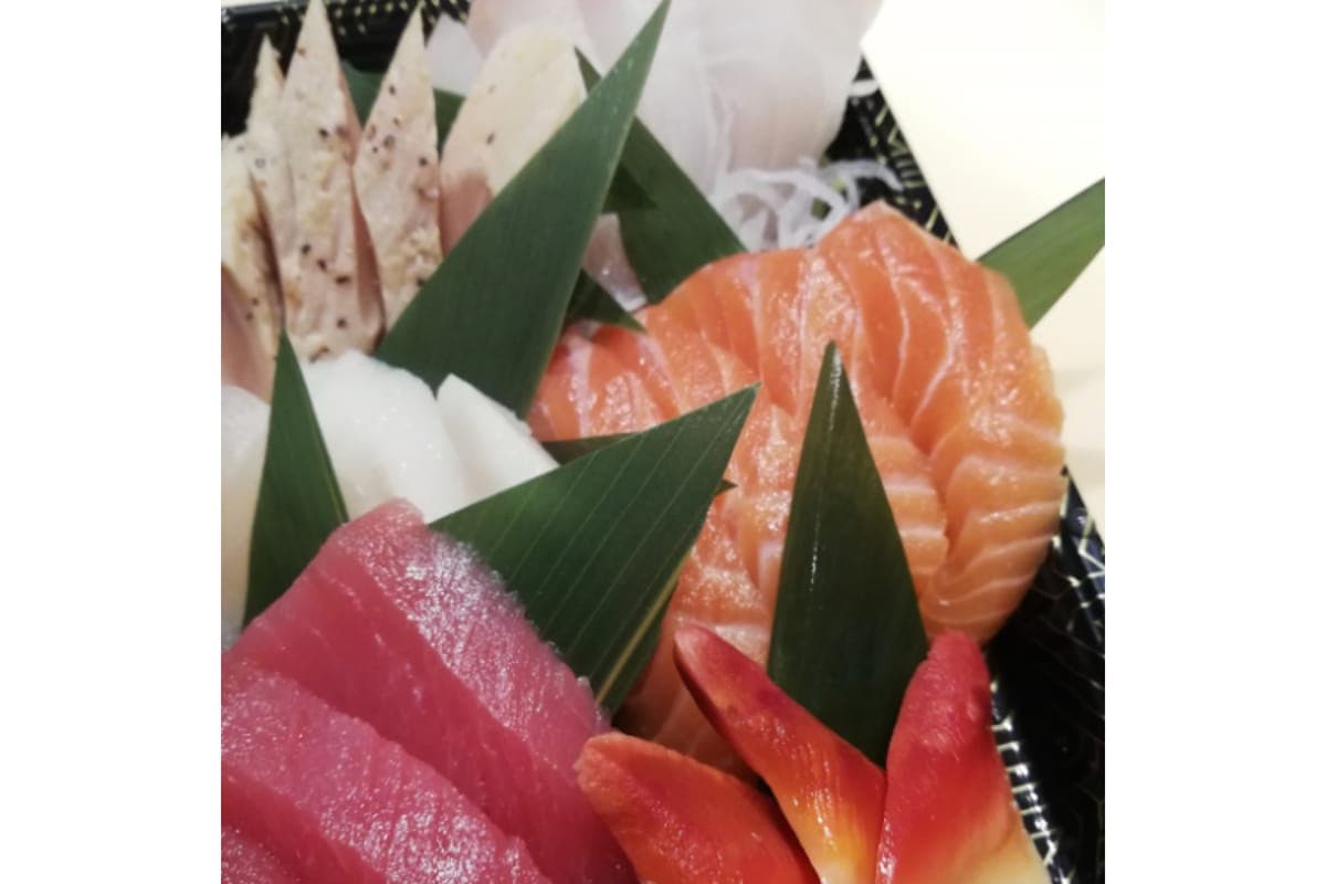 Top Sashimi Combination (24 pcs)