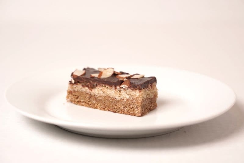 Ukee Almond Chocolate Bar