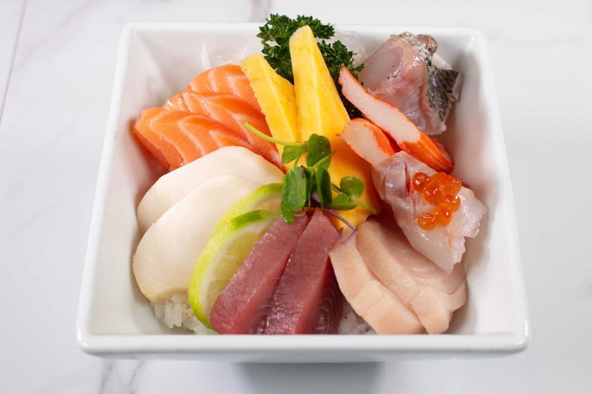 D01. Chirashi Don (14 pcs)