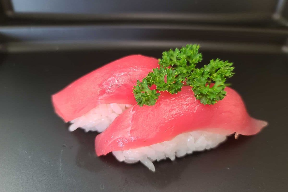 28. Maguro Nigiris (tuna)(2 pcs)
