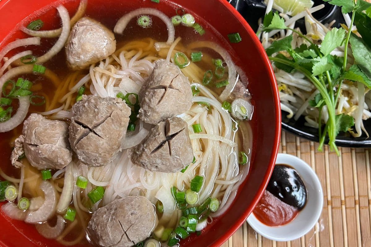 BN5. Meat Ball Beef Noodle Soup
