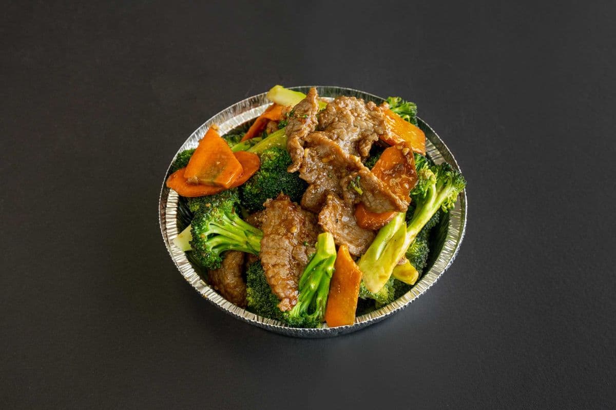 42. Sliced Beef with Broccoli