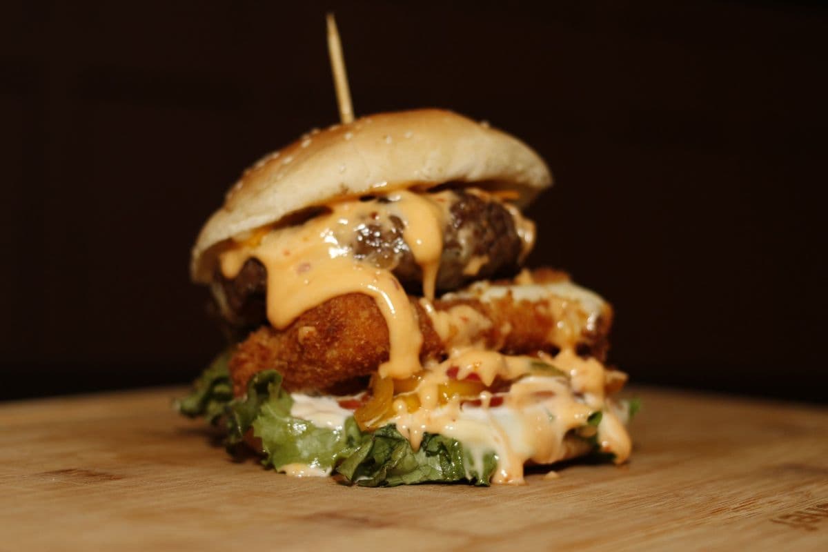 Cheesey Affairs Burger (6 oz) (6 oz)