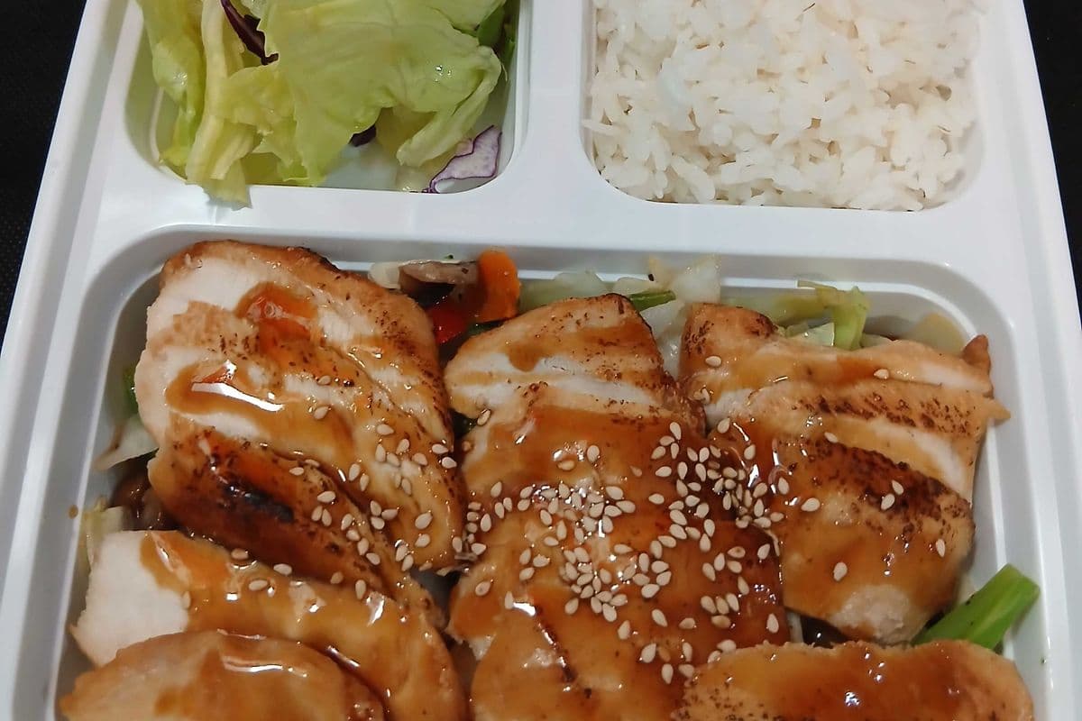 Teriyaki Bento Box (690 Cal)