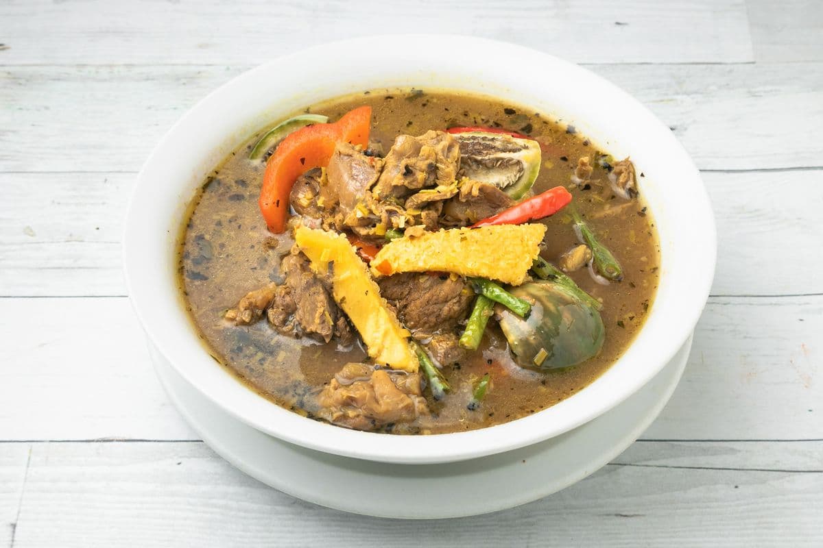 Soupe Aigre Épicée au Boeuf Style Cambodgien / Sour & Spicy Beef Soup Cambodian Style