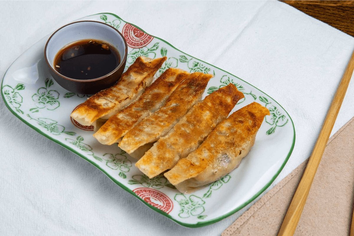 Szechuan Vegetarian Potstickers (4 pcs)