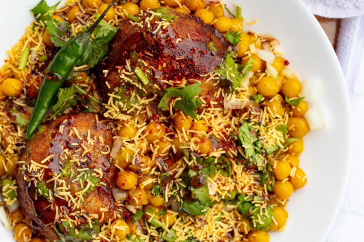 Ragda Pattice + Beverage