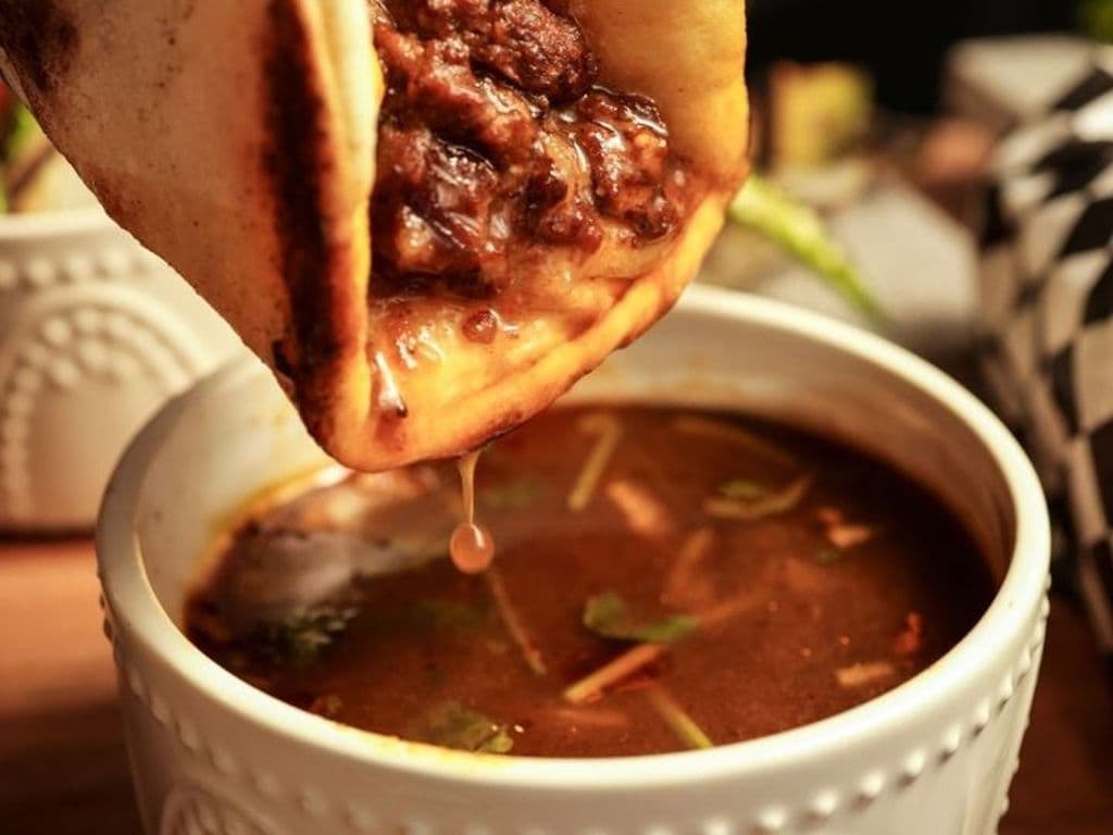 Birria TacoNaan (Beef)