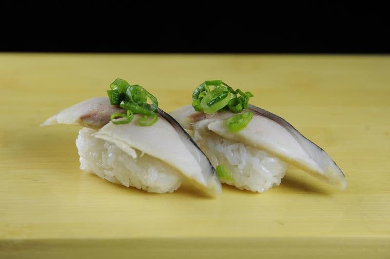 L7. Eel Sushi (2 pcs) - 鳗鱼