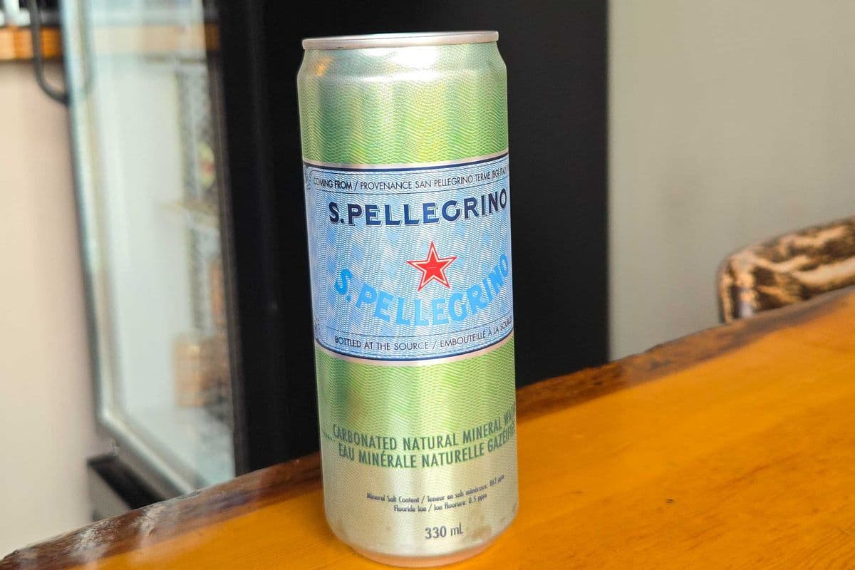 Sanpellegrino sparkling water can (330ml)