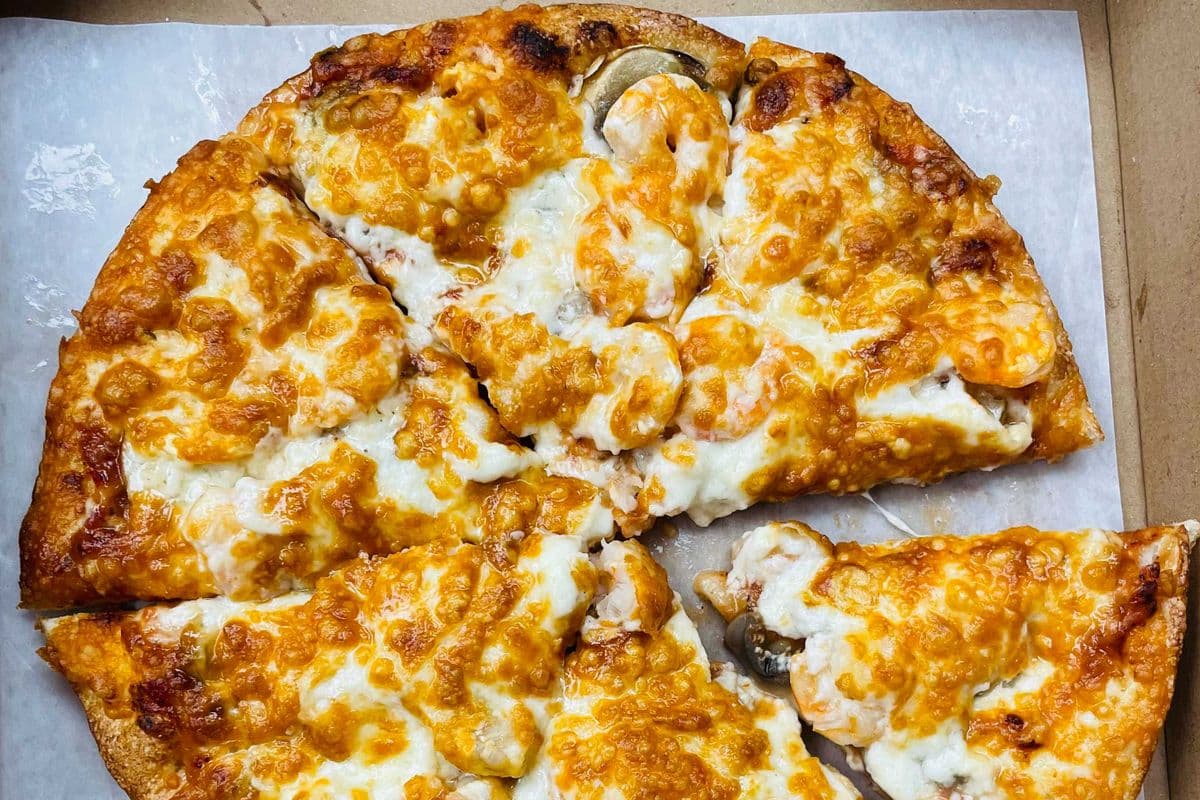 Pizza au Crevette, Champignons / Shrimp, mushroom Pizza