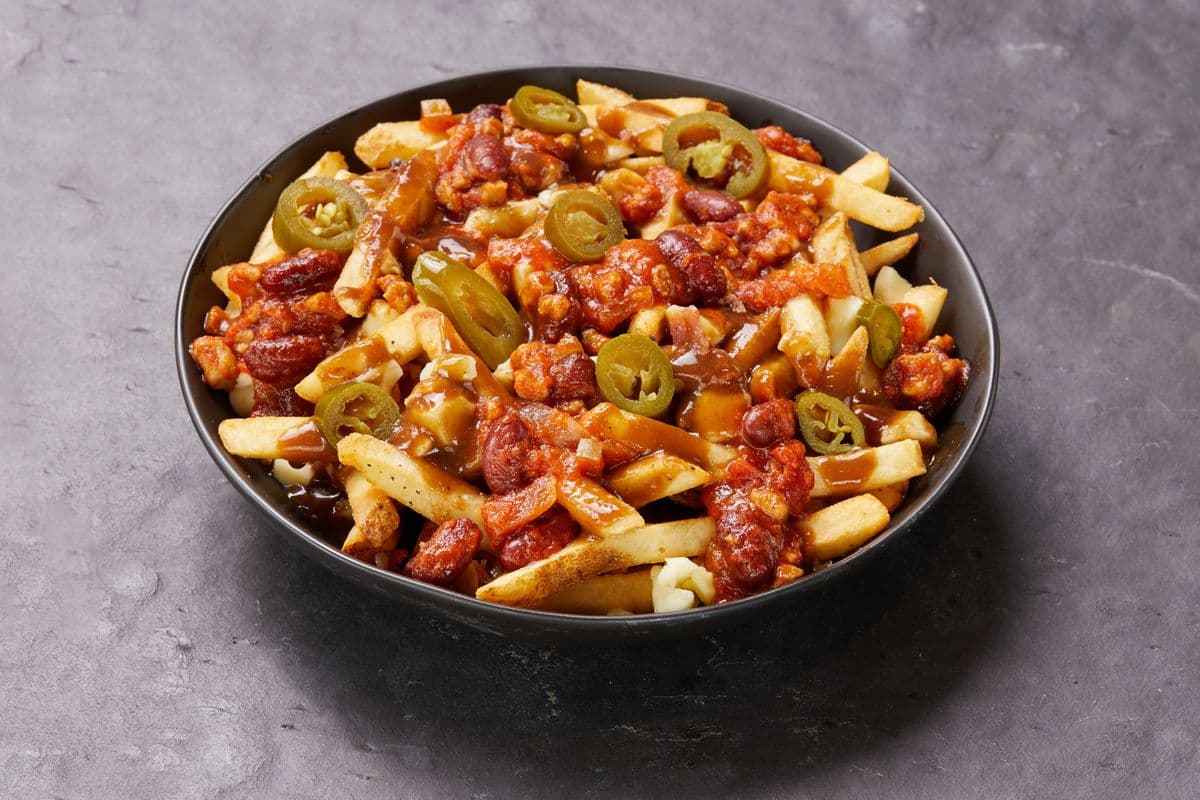 CHILI POUTINE