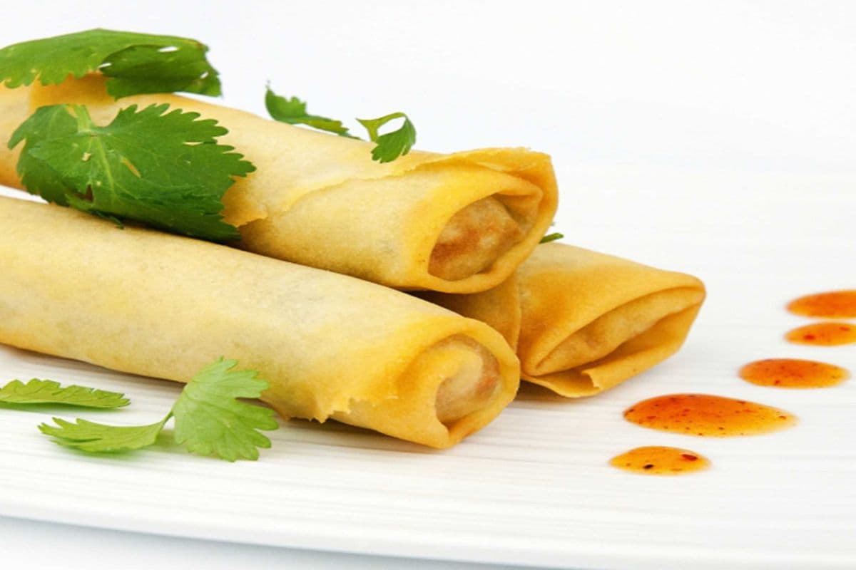 9. House Spring Rolls (3 pcs)