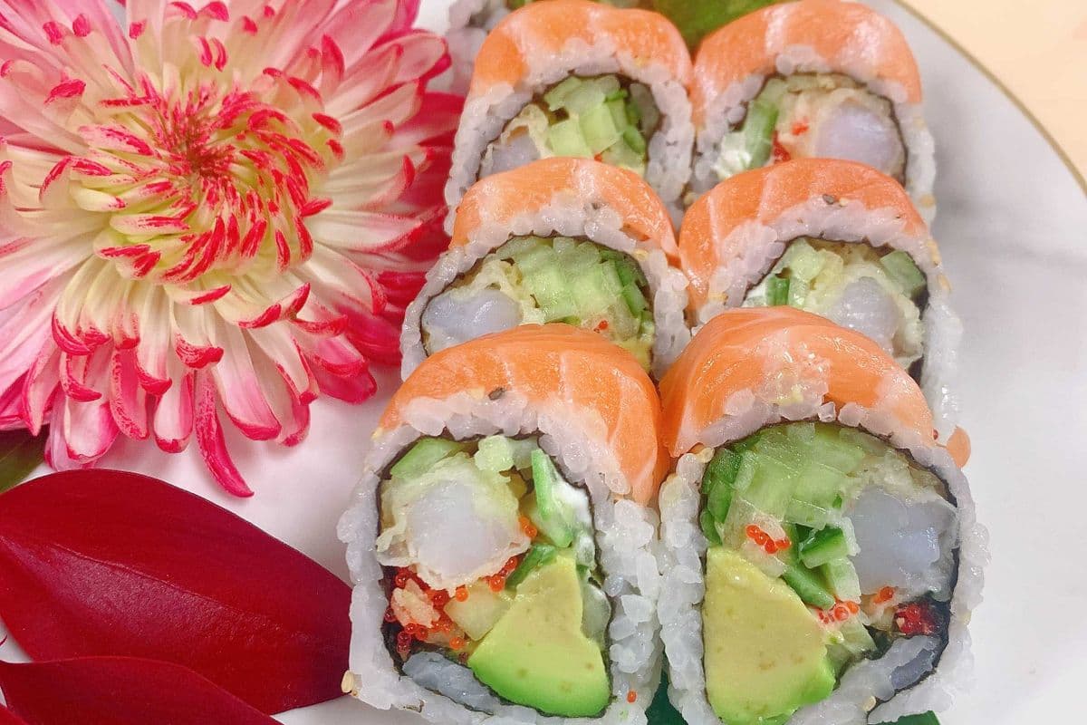 F10. Red Dragon Roll (8 pcs)