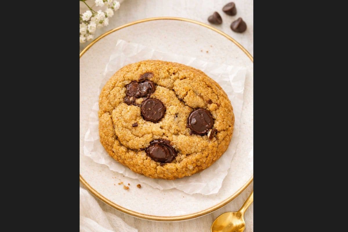 Yomie’s Signature Chocolate Chunk Cookie 🍫
