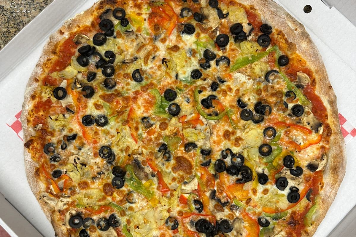 16" Vegetarian Pizza
