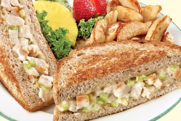 Croque-poulet avec pommes de terre