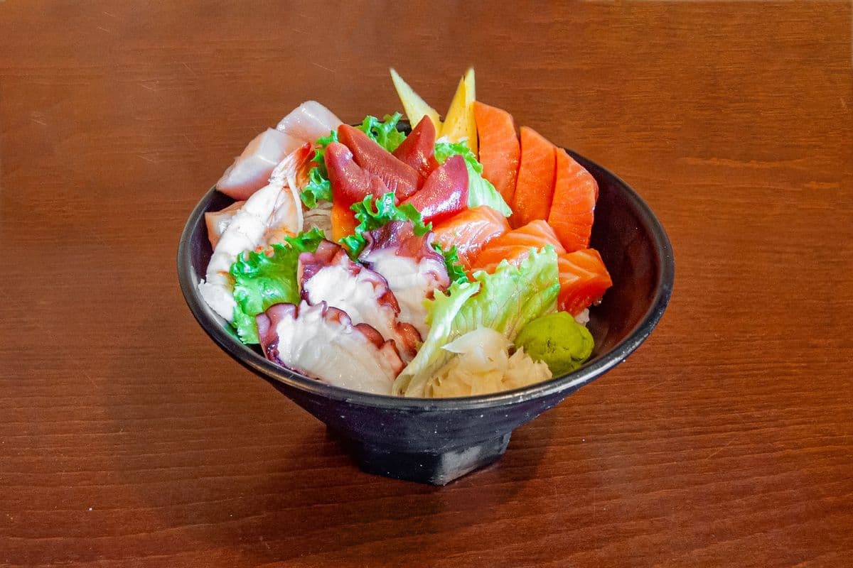 65. Chirashi Don (13 pcs)