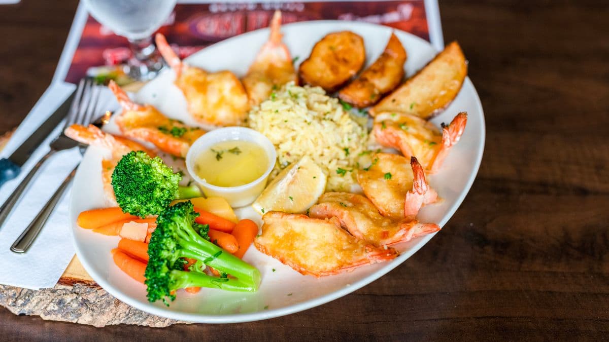 Assiette de crevettes "papillon" (8) / Plate of Butterfly Shrimps (8)