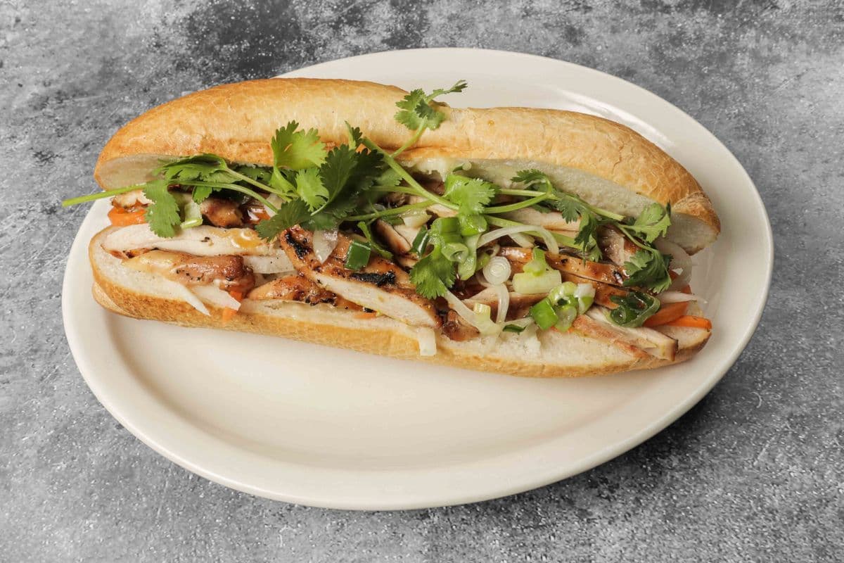 S.M2. Bánh Mì Poulet Grillé & Coke - ( Buy 1 get 1 free)