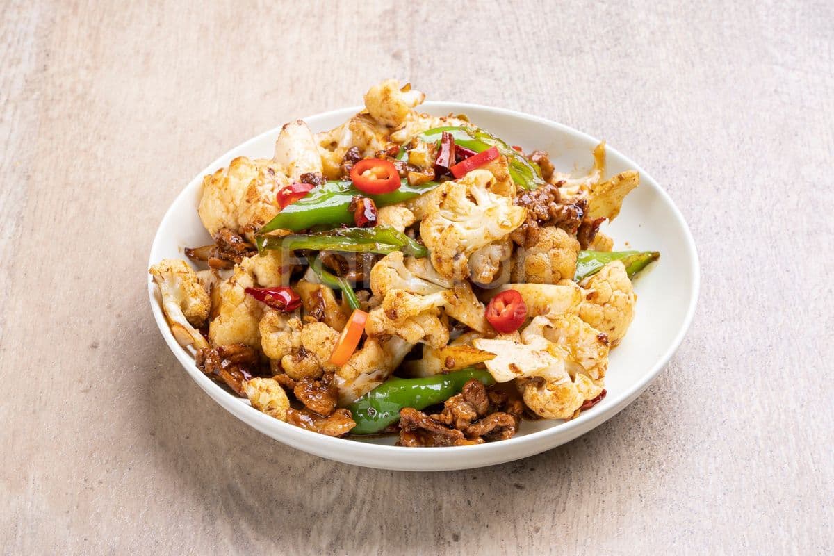 C23. 干锅花菜 Cauliflower with Hot Pepper