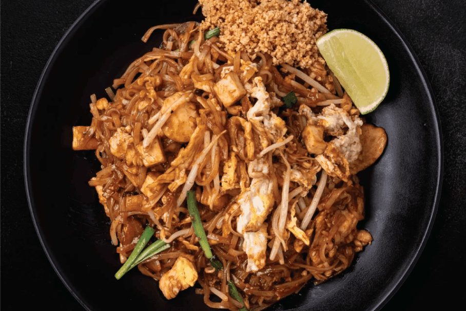 Lunch Special Pad Thai chicken