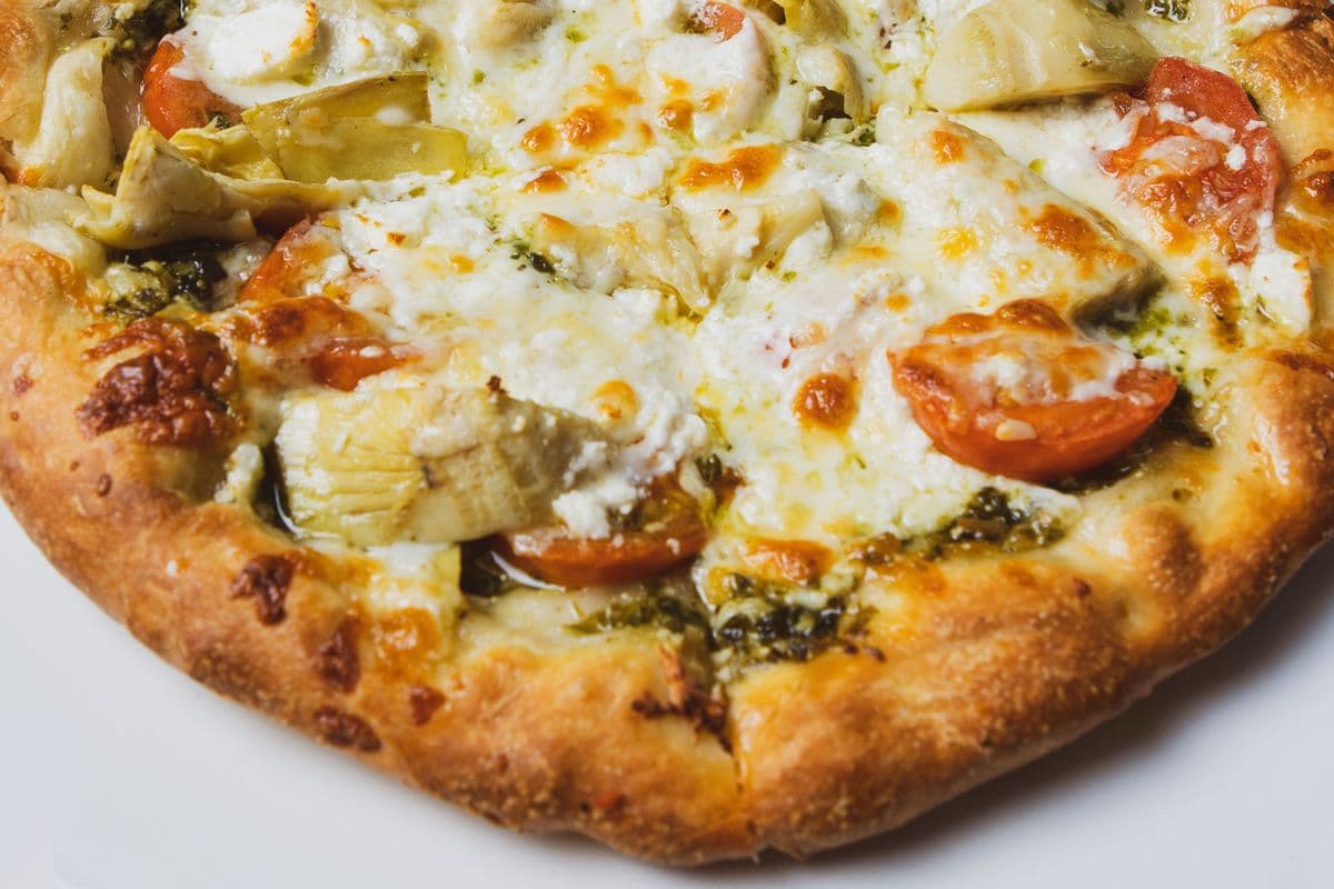 14" Large Lorenzo Classic Pizza