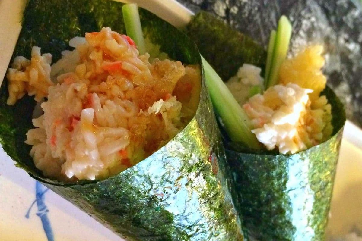 71.Crab meat/cucumber hand Roll (1 ites)