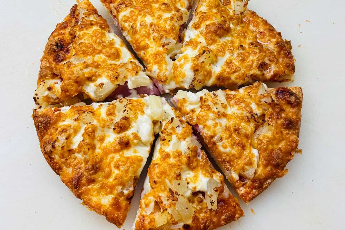 Pizza au Jambon, ananas / Ham, pineapple Pizza