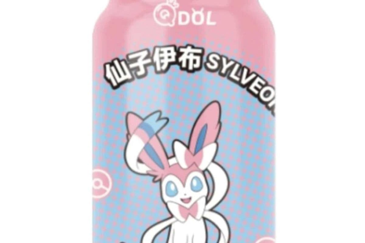 Canette boisson gazeuse pétillante aromatisée aux fruits Pokemon Sylveon-Sakura et prune