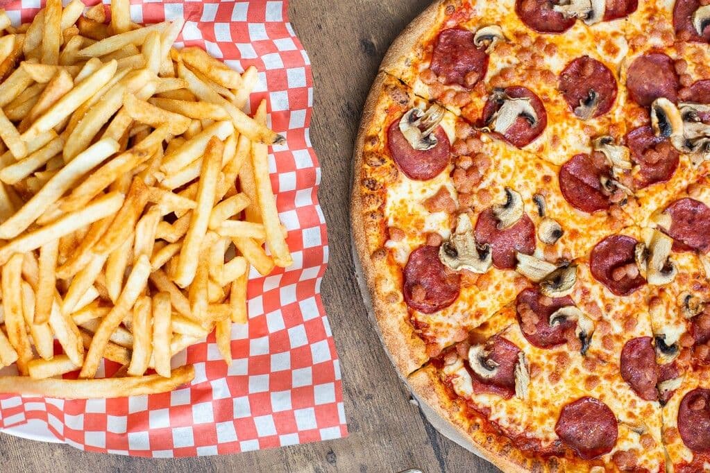 15" Canadian Style Pizza