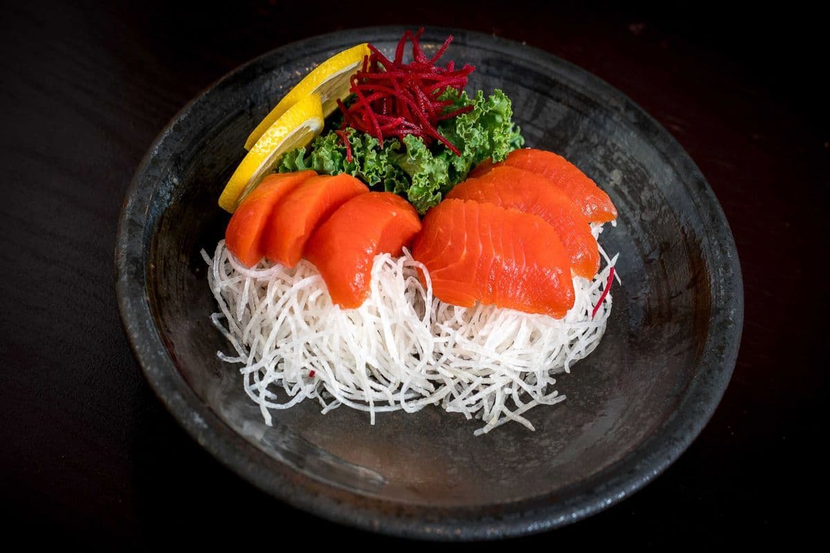 Wild Salmon Sashimi (6 pcs)