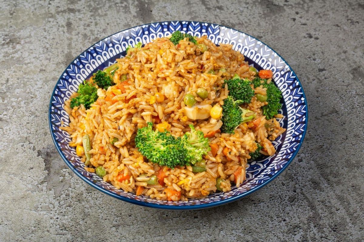 Riz frit aux légumes / 菜饭
