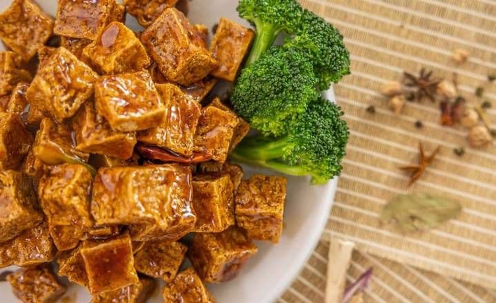T04. Fried Tofu General Tso's Sauce 左宗豆腐