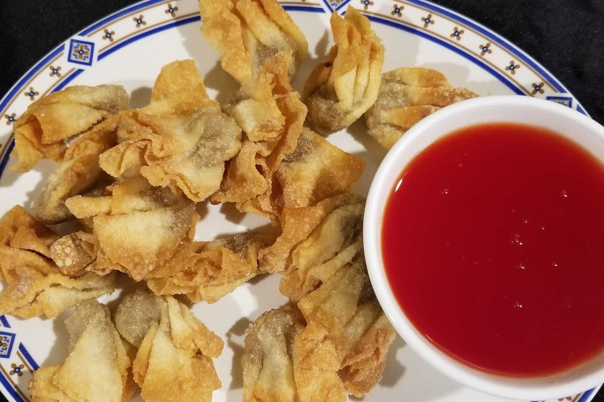 Deep-Fried Wonton with Sweet-and-Sour Sauce